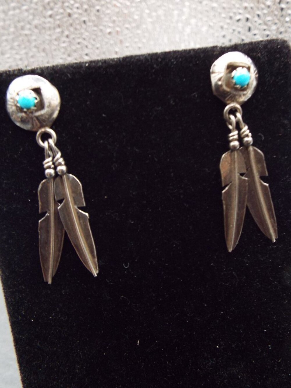 NATIVE AMERICAN STERLING EAGLE FEATHER KINGMAN TURQUOISE INSET EARRINGS 15